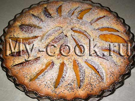 Пирог с персиками и маком