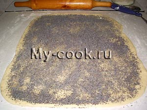 Коса с маковой начинкой