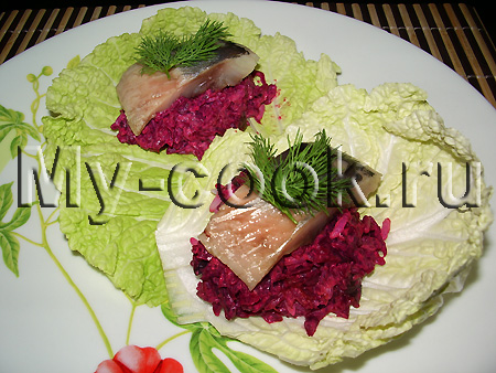 Рисовый салат с сельдью