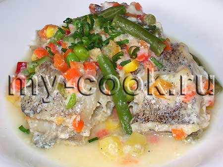 Рыба, запеченная с овощами под соусом Бешамель