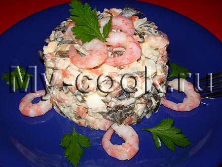 Салат с креветками и морской капустой Морская жемчужина