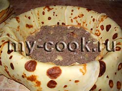 Блинчатый пирог с мясной начинкой