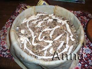 Блинчатый пирог с начинкой из мяса курицы, куриной печени и грибов