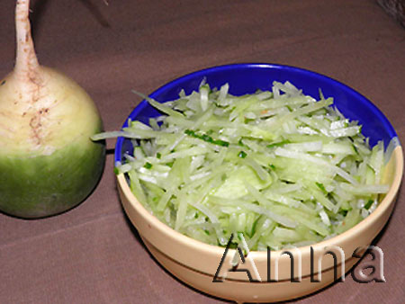 Салат из зелёной редьки с огурцом
